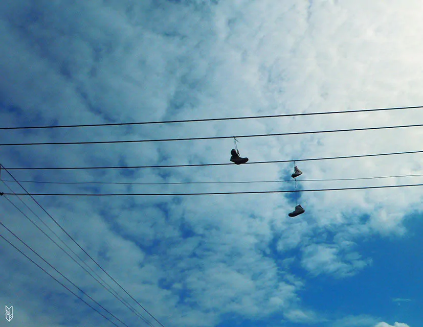 jeter ses chaussures en l'air