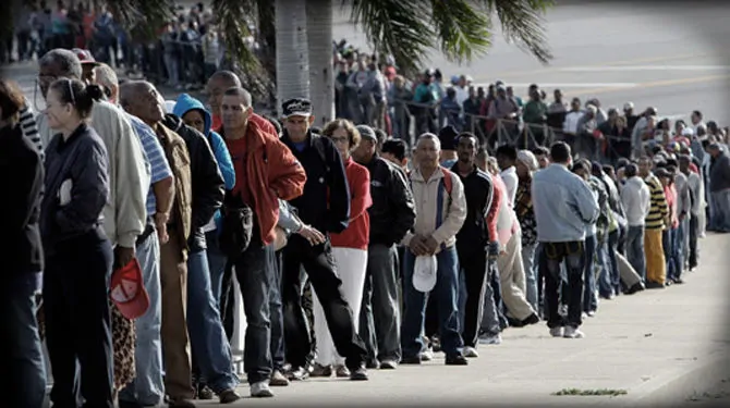 Faire la queue au Venezuela