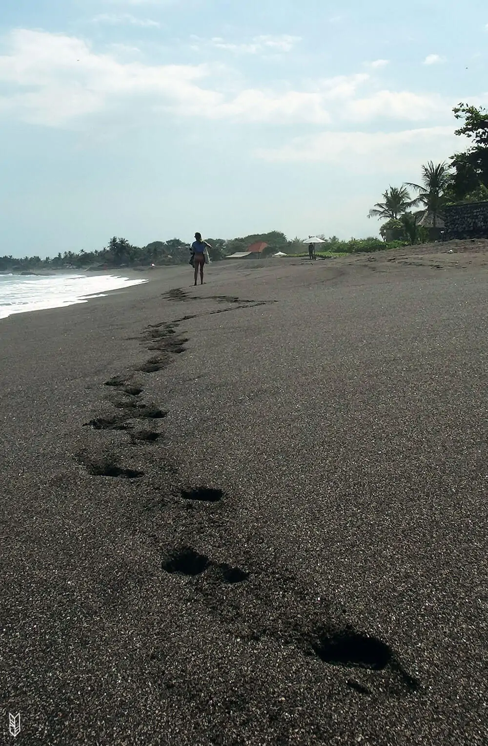 plage de sable noir à Canggu