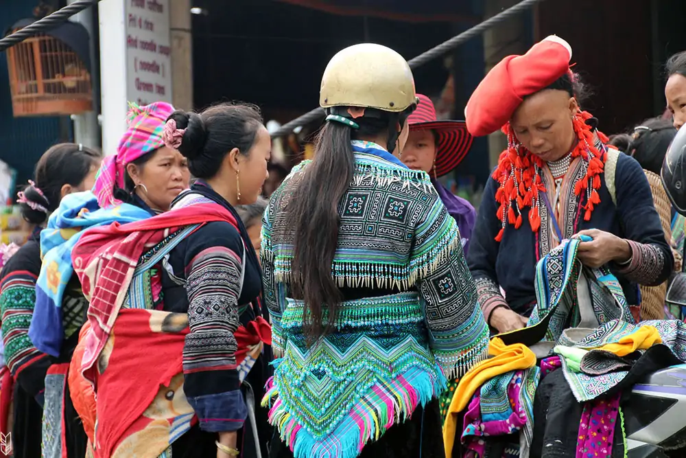 les tenues des minorités ethniques de Sapa