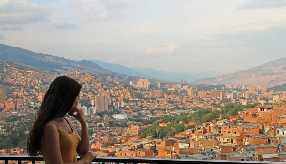 j'ai décidé de partir vivre à Medellin