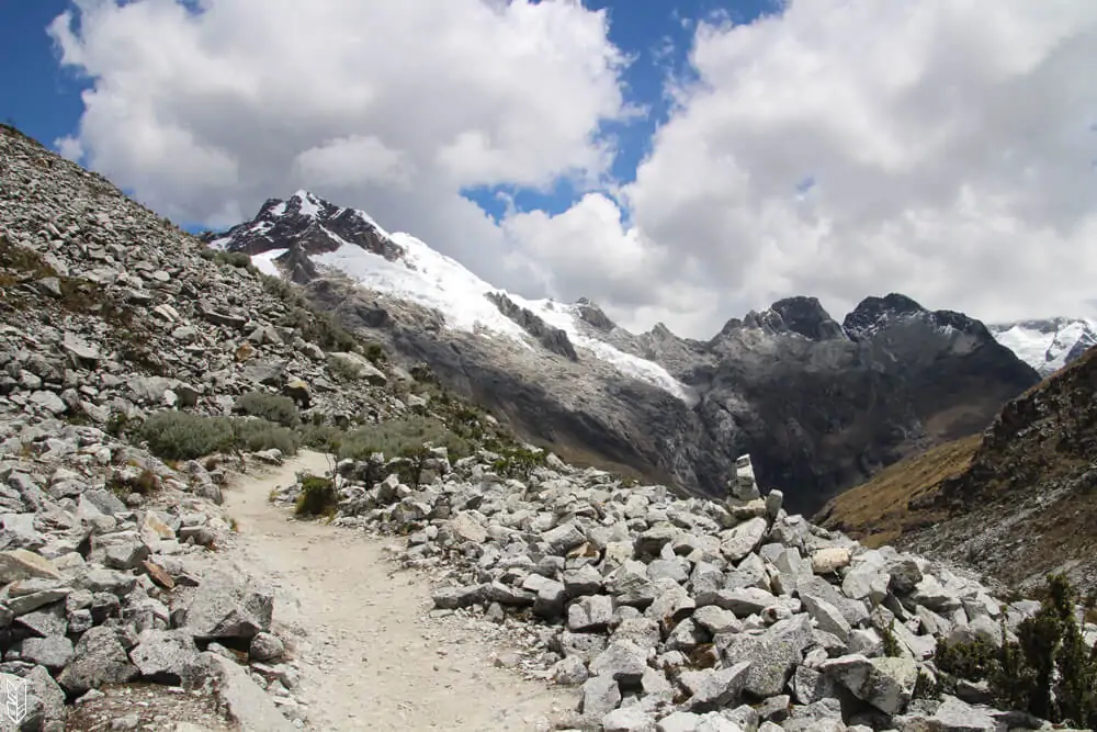 trekking à la laguna 69